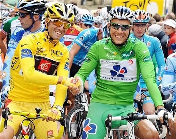 Valverde thanks Belgian Gilbert for carrying the Spaniard's green jersey through northwestern France.