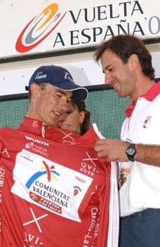 Eladio Jimenez (Comunidad Valenciana) gets the mountains jersey