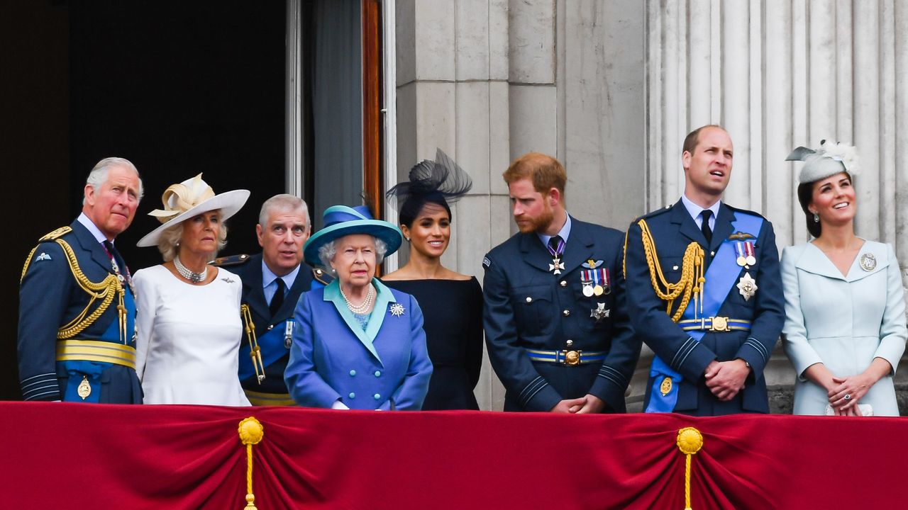 Royal Family on Buckingham Palace balcony