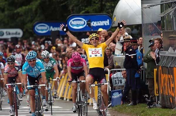 Robbie McEwen is on the very left, behind Zabel, and is still suffering from his injuries sustained in stage one.