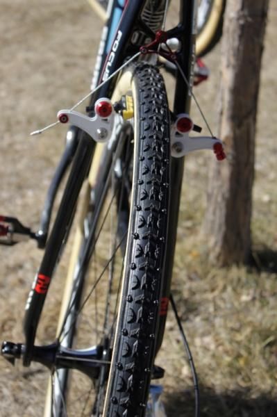 The Mares frame features plenty of mud clearance, especially with UCI mandated 32mm tires