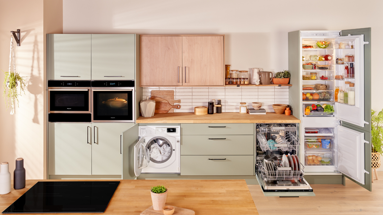 Hotpoint Kitchen with smart appliances