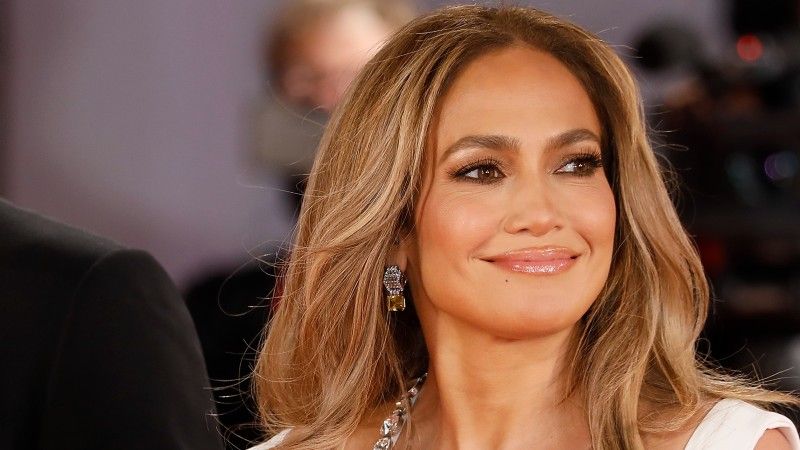 jennifer lopez smiling 