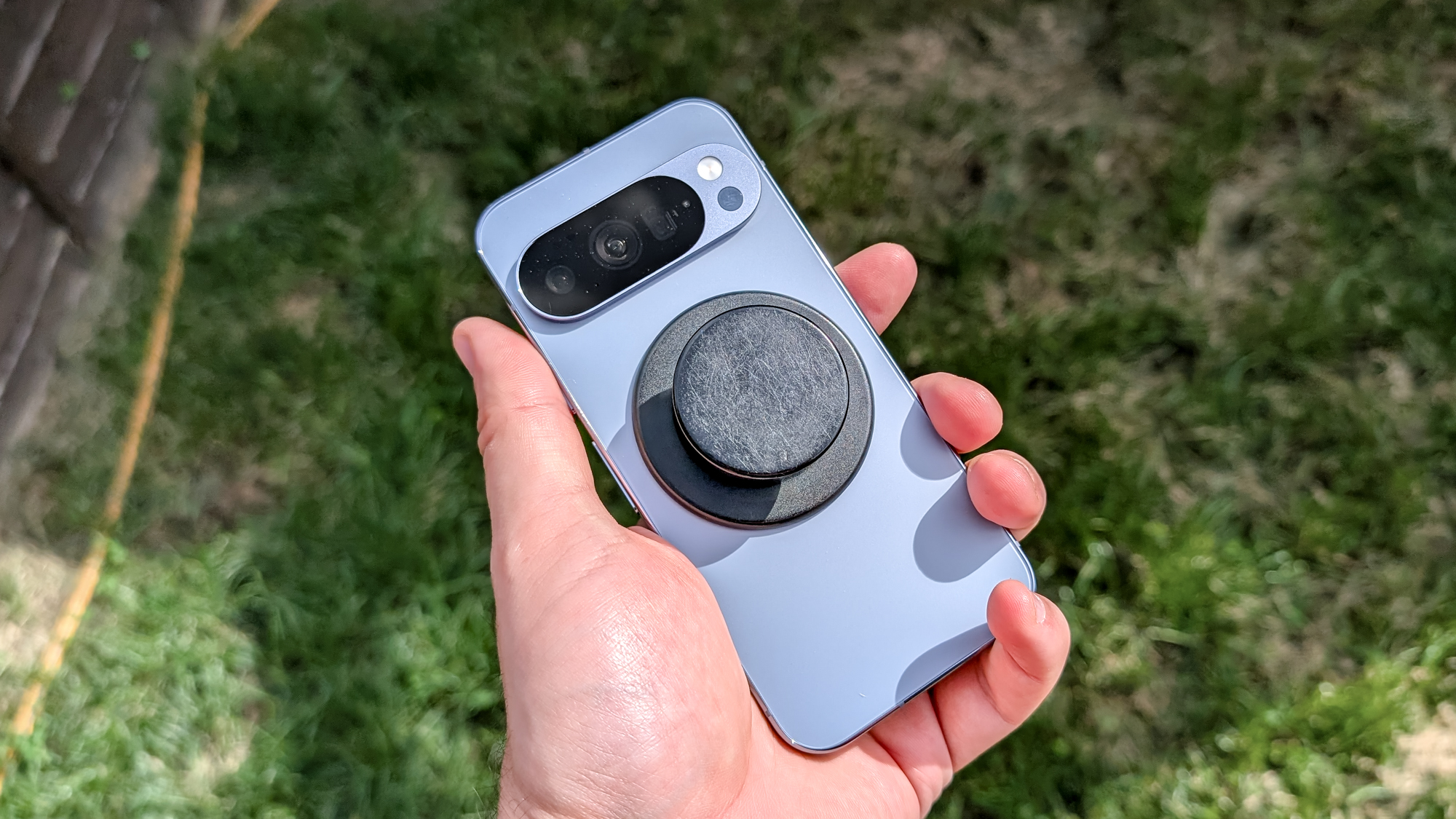 Google Pixel 10 pro moonstone review images