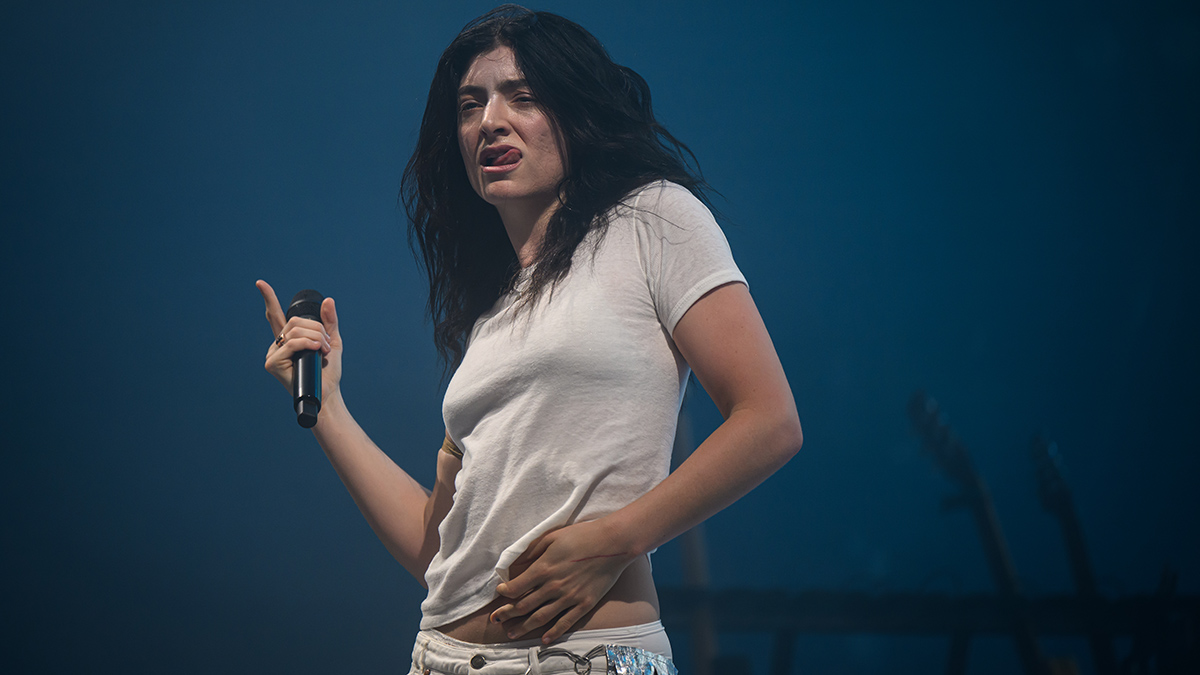GLASTONBURY, ENGLAND - JUNE 27: (EDITORIAL USE ONLY) New Zealand singer/songwriter Lorde performs on the Woodsies stage during day three of Glastonbury festival 2025 at Worthy Farm, Pilton on June 27, 2025 in Glastonbury, England. Established by Michael Eavis in 1970, Glastonbury has grown into the UK's largest music festival, drawing over 200,000 fans to enjoy performances across more than 100 stages. In 2026, the festival will take a fallow year, a planned pause to allow the Worthy Farm site time to rest and recover. (Photo by Leon Neal/Getty Images)