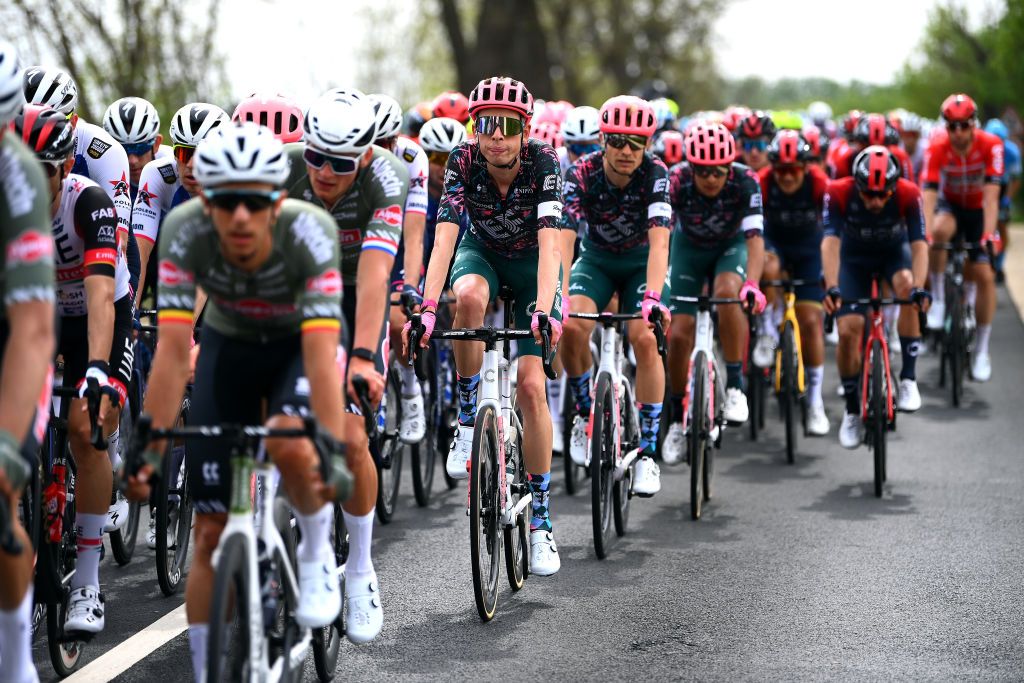 VISEGRAD HUNGARY MAY 06 Hugh Carthy of United Kingdom and Team EF Education Easypost cmduring the 105th Giro dItalia 2022 Stage 1 a 195km stage from Budapest to Visegrd 337m Giro WorldTour on May 06 2022 in Visegrad Hungary Photo by Tim de WaeleGetty Images
