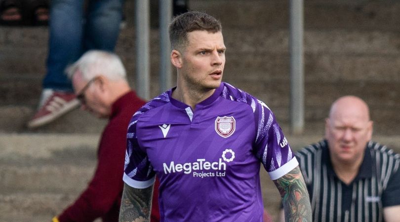 WATCH: Arbroath sub goalkeeper scores amazing 35-yard screamer vs Raith Rovers-ZoomTech News