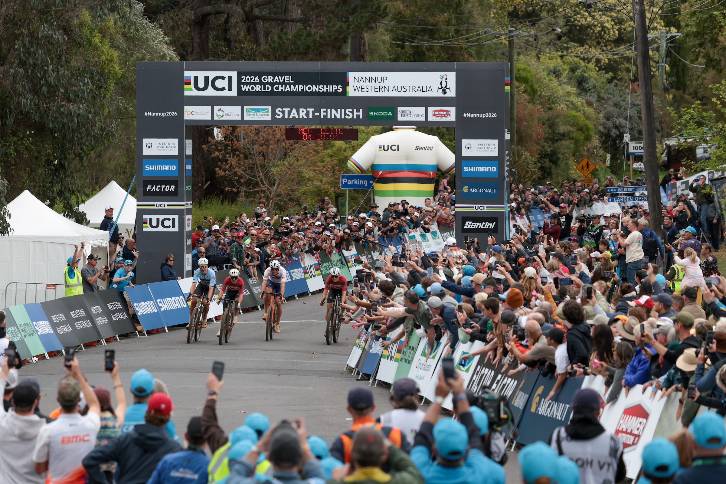 As it happened: frantic finale in Western Australia as Denmark take the rainbow jersey