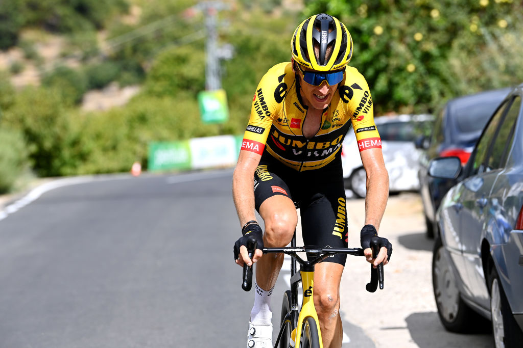Gesink denied by Evenepoel within sight of the line at Vuelta