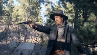 Kevin Costner aims a gun in Horizon: An American Saga - Chapter 1 