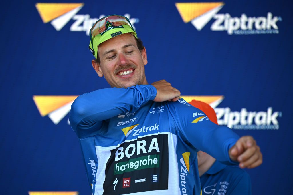 Sam Welsford (BORA-hansgrohe) takes over the blue points jersey