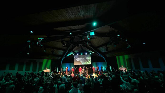 Central Assembly of God Elevates Worship Sound with d&amp;amp;b audiotechnik Soundscape with En-Scene.