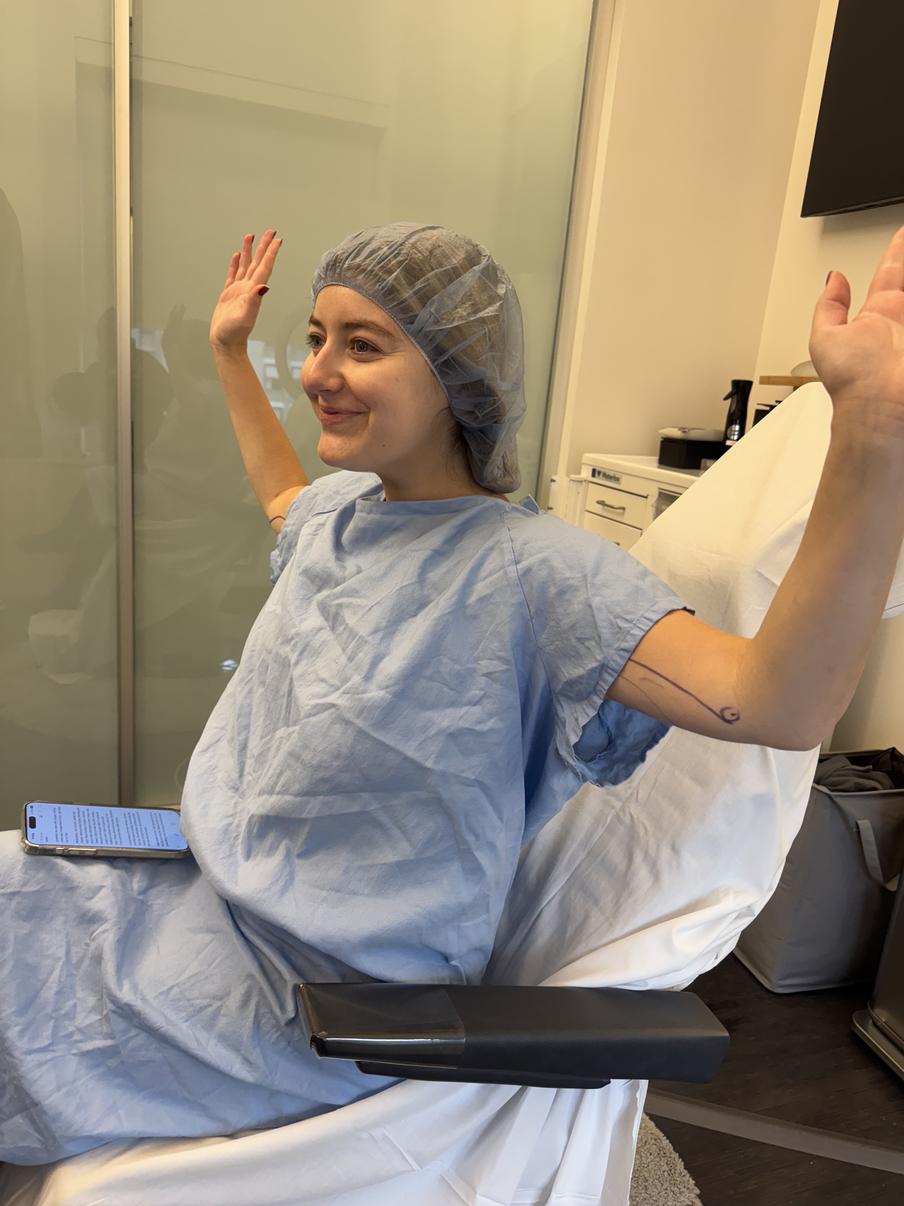 Samantha Holender during arm liposuction pre op