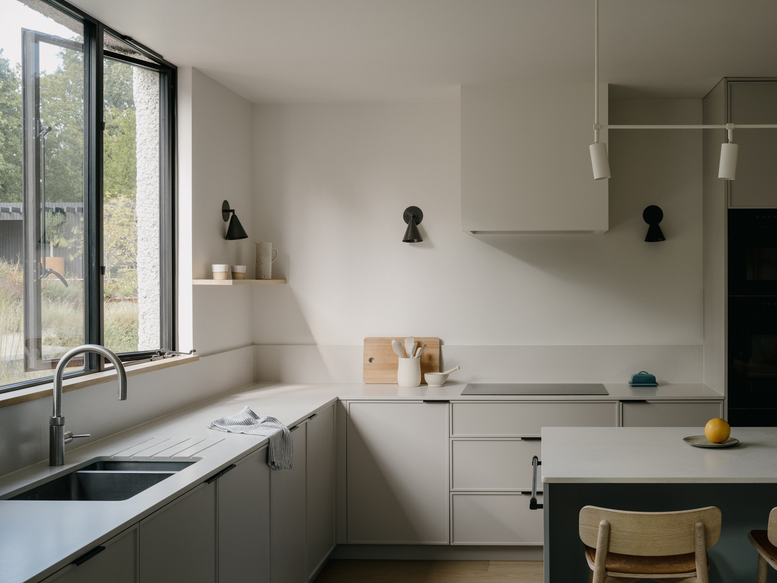 TE Residence, UK, by Dedraft