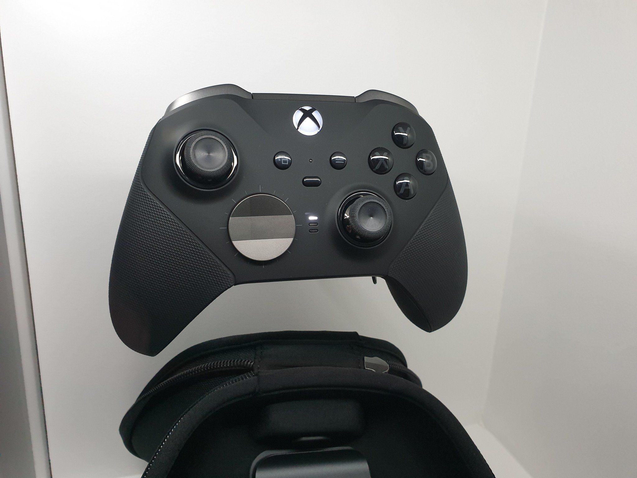 Here's a closer look at the new Xbox Elite Controller Series 2 ...
