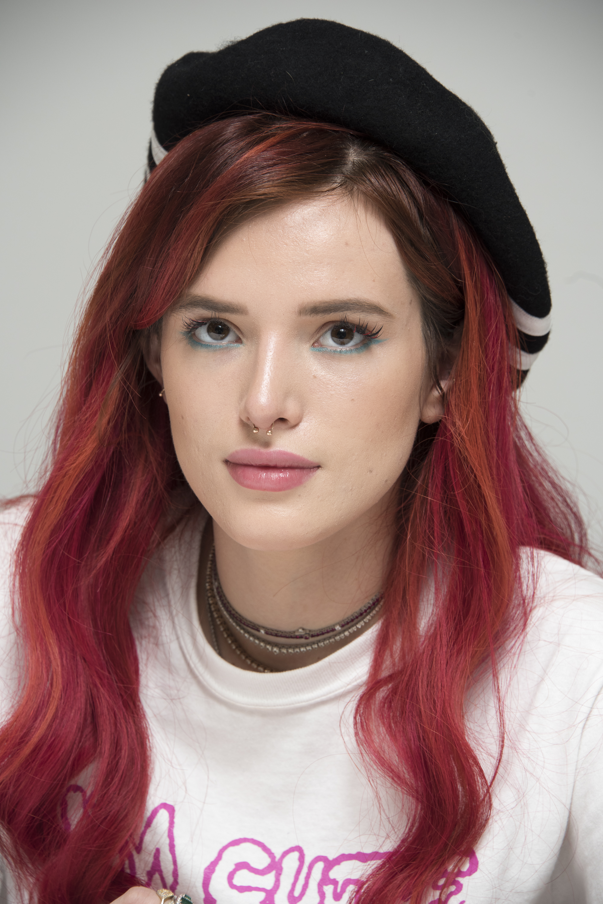 pink - bella thorne