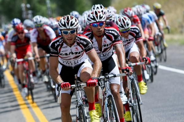 Jamis-Sutter Home stacked on the front and chasing hard.