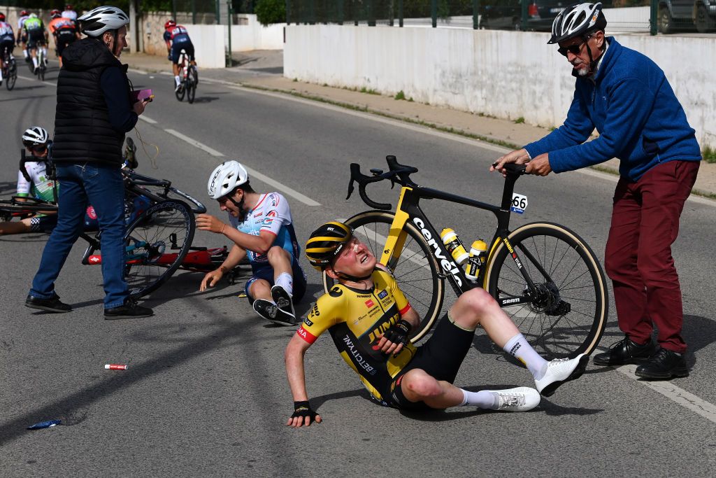 ALBUFEIRA PORTUGAL FEBRUARY 18 EDITORS NOTE Image depicts graphic content Sam Oomen of The Netherlands and Team Jumbo Visma crashes during the 49th Volta ao Algarve em Bicicleta 2023 Stage 4 a 1779km stage from Albufeira to Alto do Malho VAlgarve2023 on February 18 2023 in Albufeira Portugal Photo by Tim de WaeleGetty Images