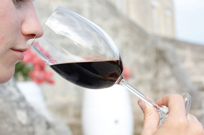 Bordeaux Sup&eacute;rieur, decanter, sponsored content