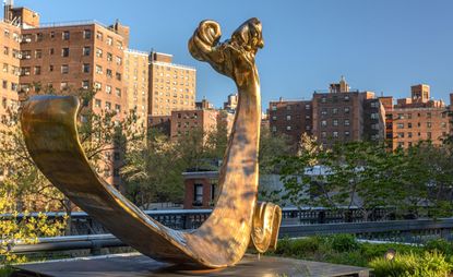 Installation view of Alma Allen's exhibition in the Kasmin gallery sculpture garden. Photography: Christopher Stach