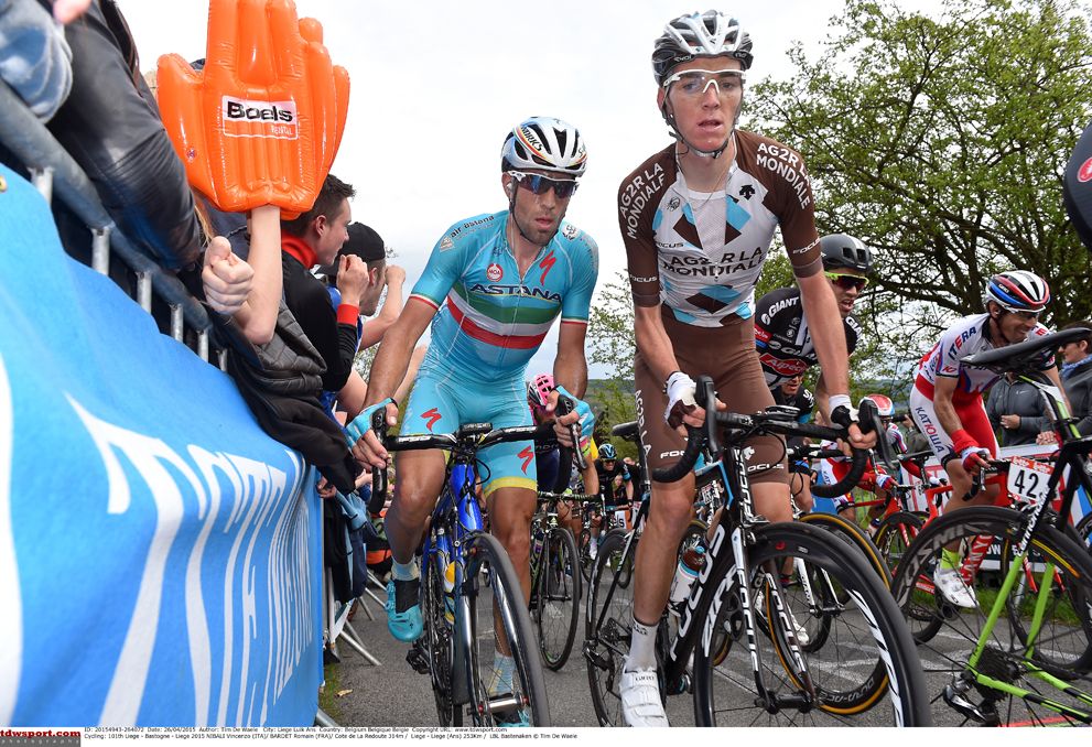 Nibali and Bardet fight for position