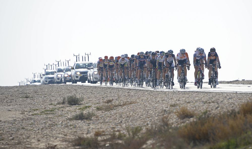 The field all together during stage 2 at the Ladies Tour of Qatar