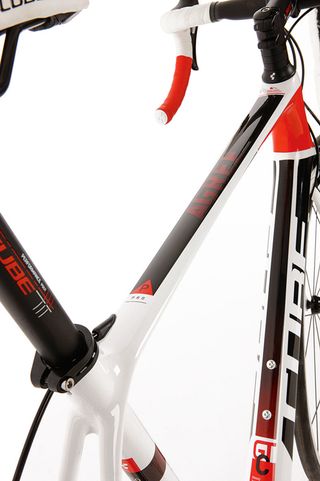 Cube’s carbon frame is classy and attractive