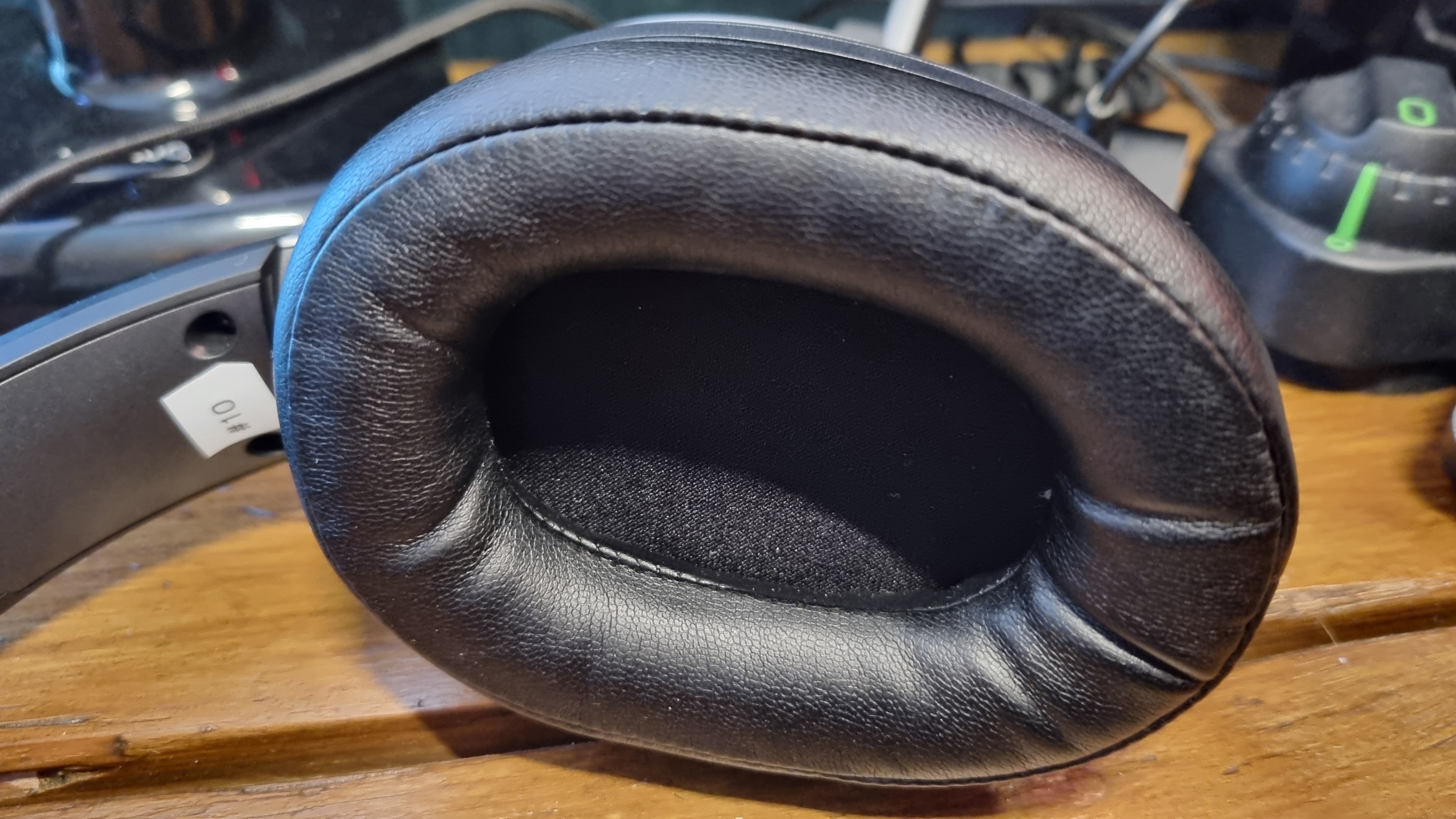 The inner earcup of the xMEMS gaming headset