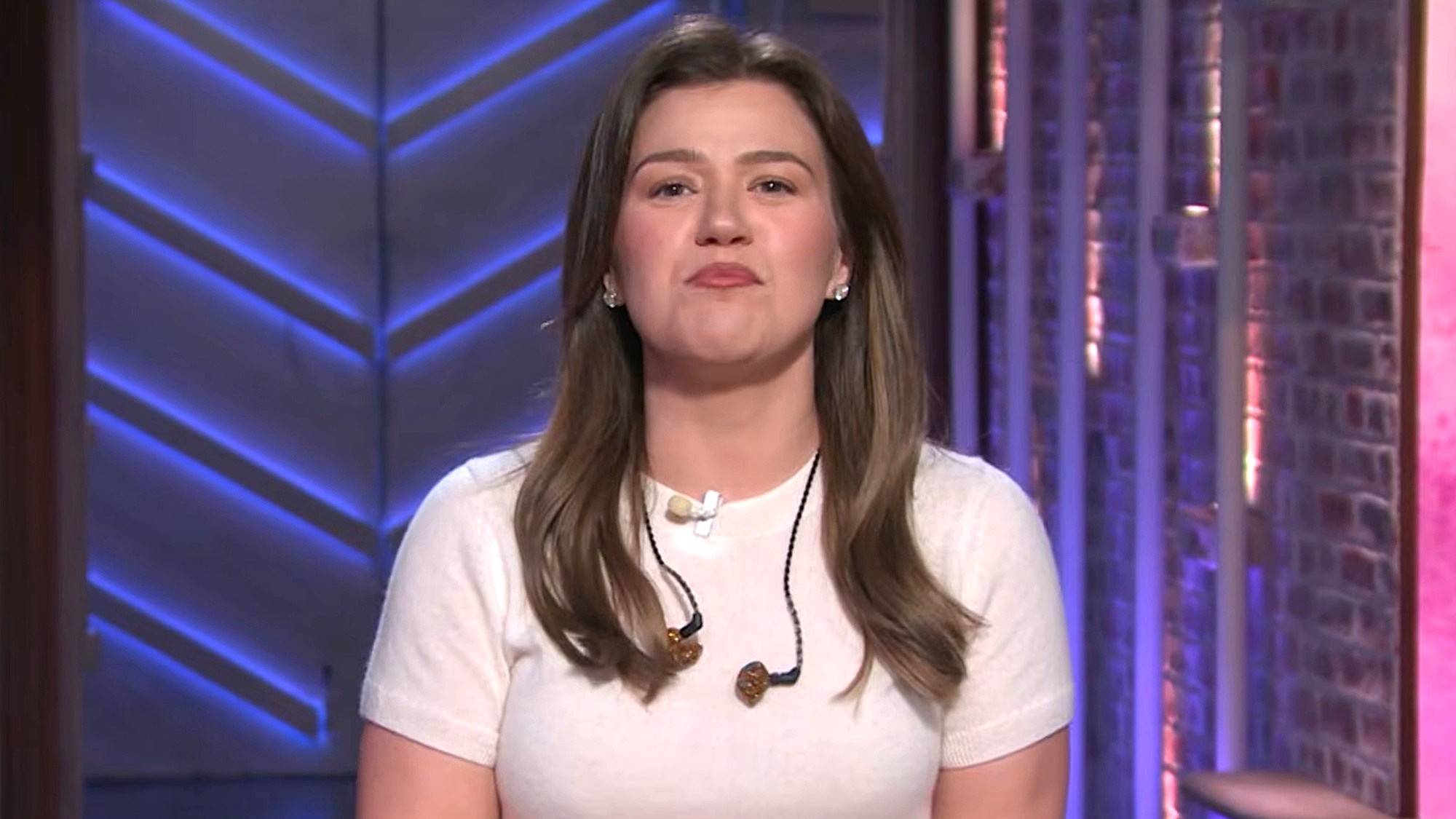 Kelly Clarkson is shown on The Kelly Clarkson Show.