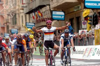 German road race champion Erik Zabel (T-Mobile) celebrates too early, allowing Spain’s Oscar Freire (Rabobank) to sneak through to win the 2004 Milan-San Remo