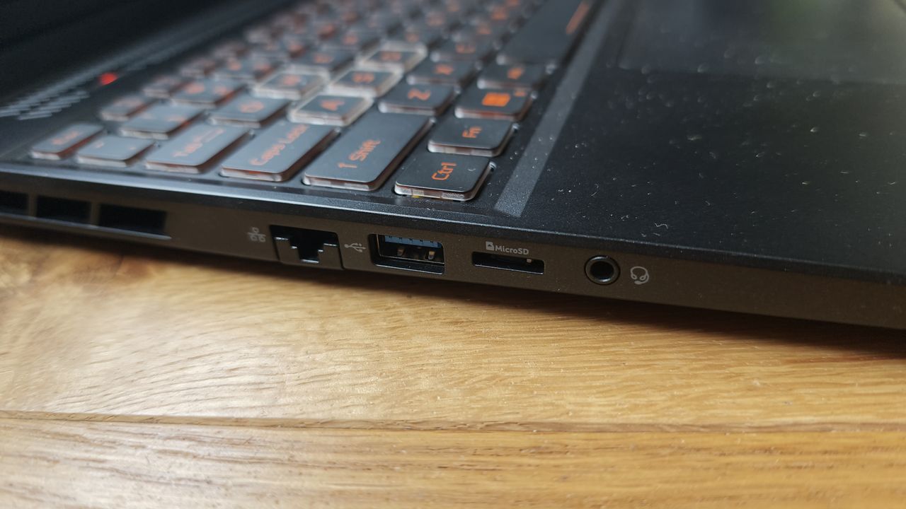Acer Nitro V 16 AI