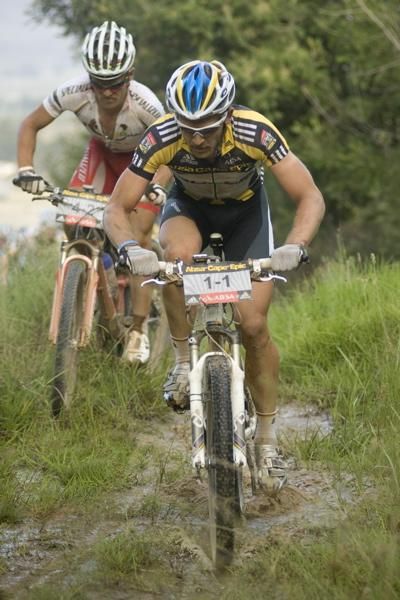 Karl Platt and Stefan Sahm (Team Bulls) race to a second place in stage four, keeping their overall lead.