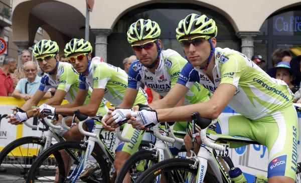 Vincenzo Nibali and his Liquigas-Cannondale squad wait for the start.