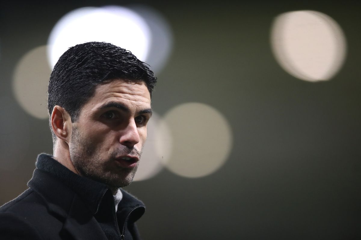 Arsenal boss Mikel Arteta looks on