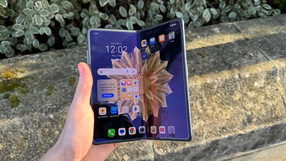 HONOR Magic V preview: Hands-on with the mega-sized foldable at MWC
