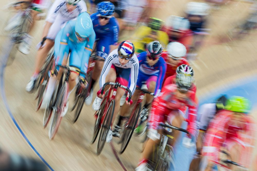 Laura Trott in action in the women's Omnium