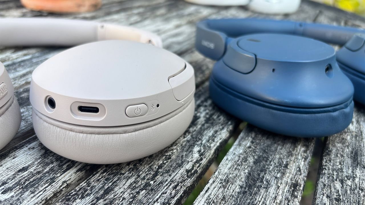 Sony WH-CH730N over-ear headphones