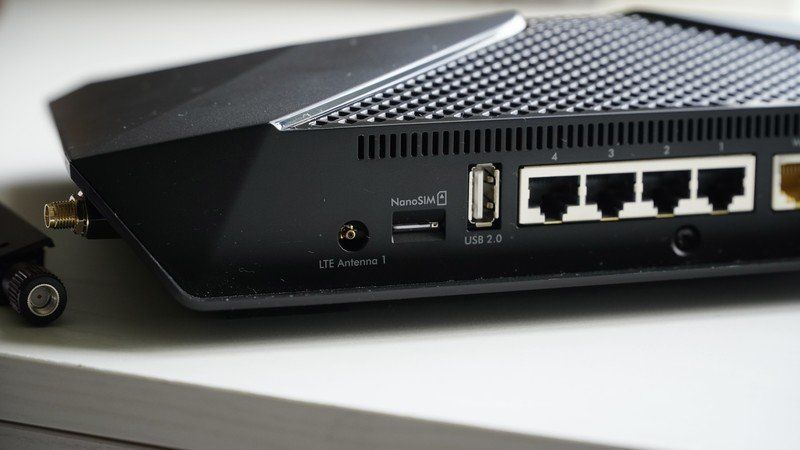 Netgear Nighthawk LAX20 review