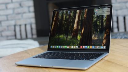 Apple MacBook Air 13-inch (M4) REVIEW