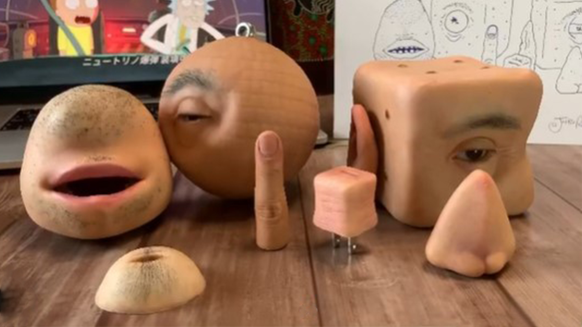 Mouth-shaped coin purse looks just like human flesh 👄 | By Now I've Seen  EverythingFacebook