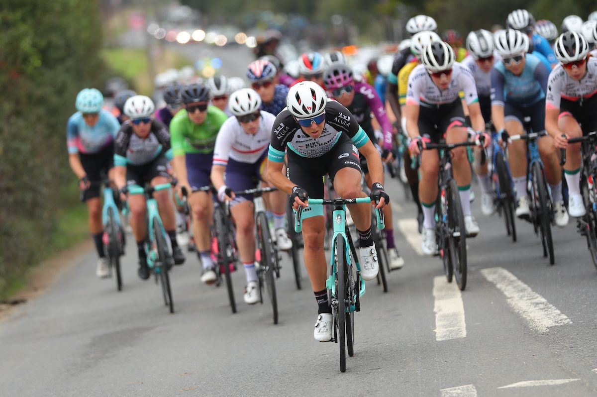 Picture by Alex Whitehead/SWpix.com - 07/10/2021 - Cycling - AJ Bell Women's Tour of Britain - Stage Four: Shoeburyness to Clacton-on-Sea, England - Team Bike Exchange rider attacking at the front of the peloton