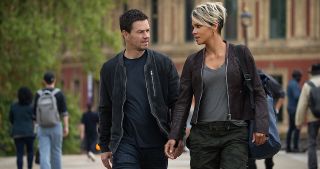 mark walhberg and halle berry in netflix's the union