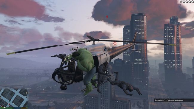GTA 5 Hulk mod now lets you bodyslam NPCs from helicopters at 10,000 feet
