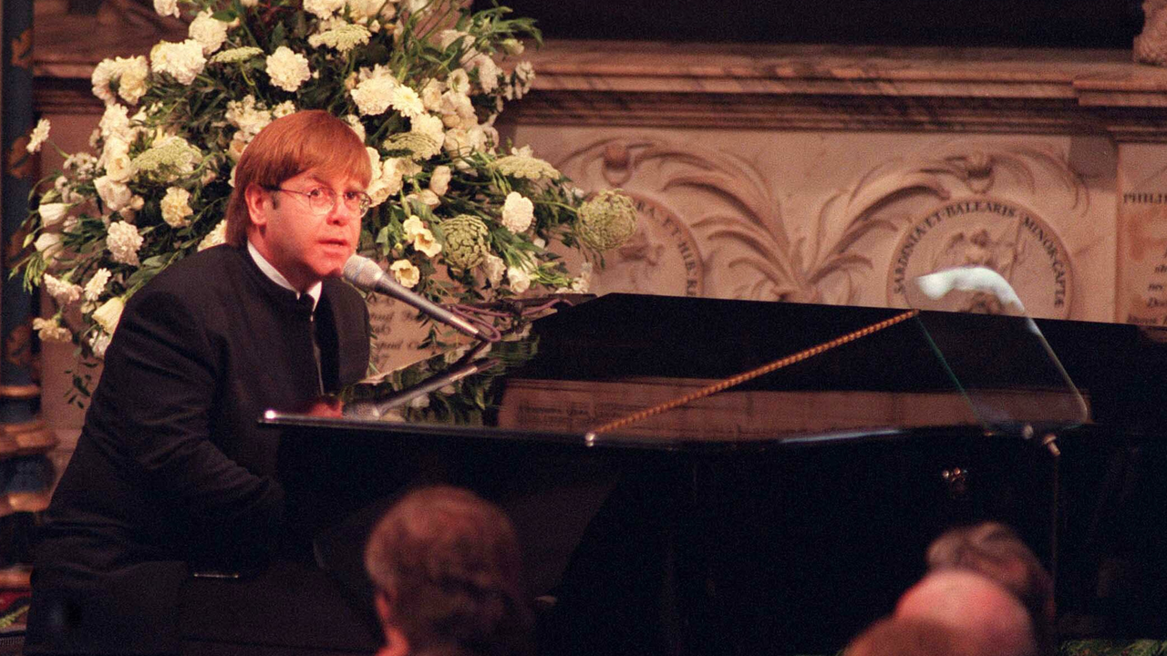 Elton John performing at Diana&#039;s funeral