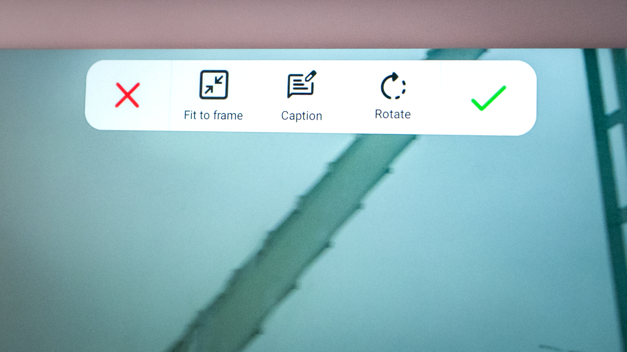 Options menu on a Lexar Pexar 11-inch photo frame