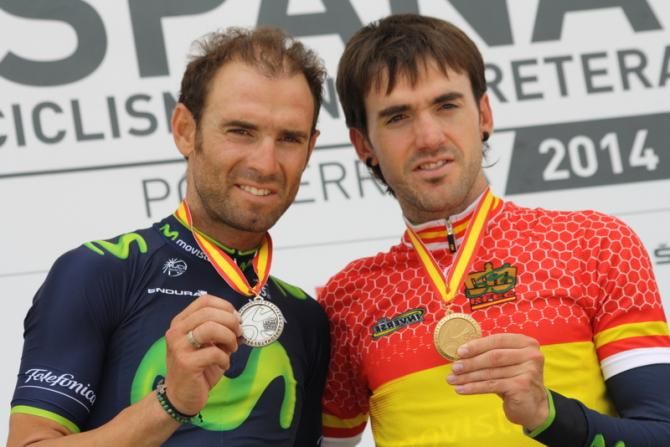 Alejandro Valverde and Jon Izagirre (Movistar), showcasing their medals