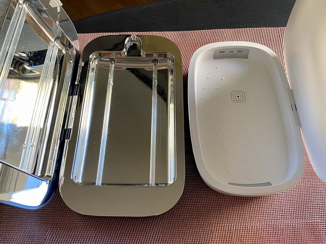 Mophie Uv Sanitizer Wireless Charging Compare Phonesoap Pro Interior