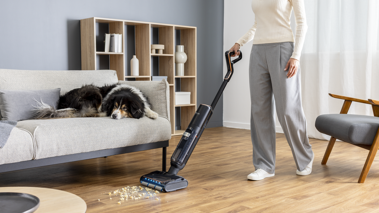 Tefal X-Clean 7 review: this speedy, lightweight hardfloor washer is pet-approved, but its bizarre cleaning prompts have me confused