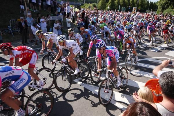 At 5km to go, Petacchi was well-positioned in the sprint.