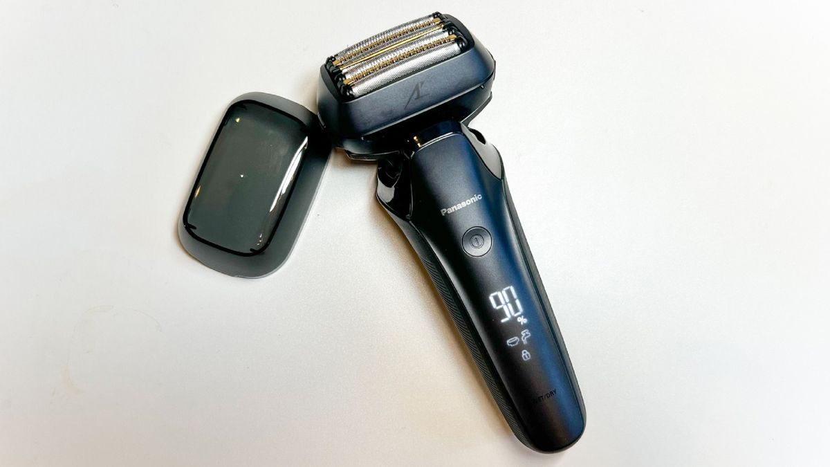 Panasonic Arc6 razor on a table